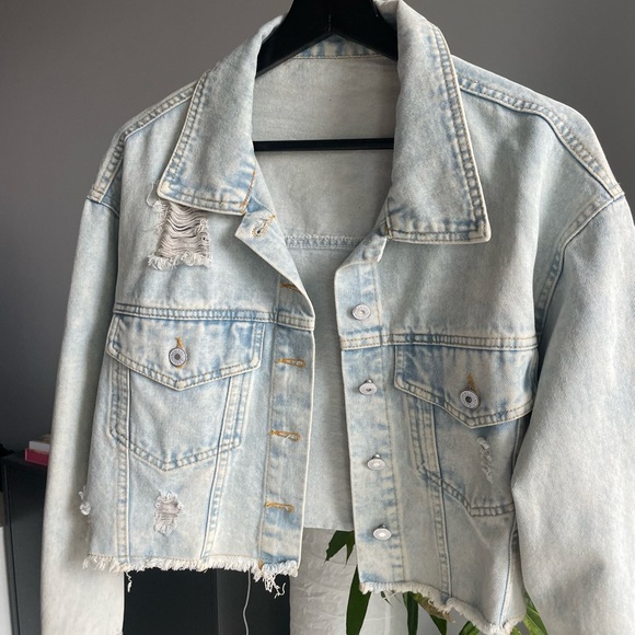 Cropped jean jacket - Picture 2 of 5